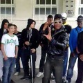 Un groupe de jeunes blacks qui dansent le logobi